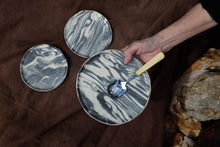 Charger l'image dans la galerie, Petite Assiette Marbrée