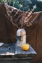 Charger l'image dans la galerie, Grand Vase Lièvres